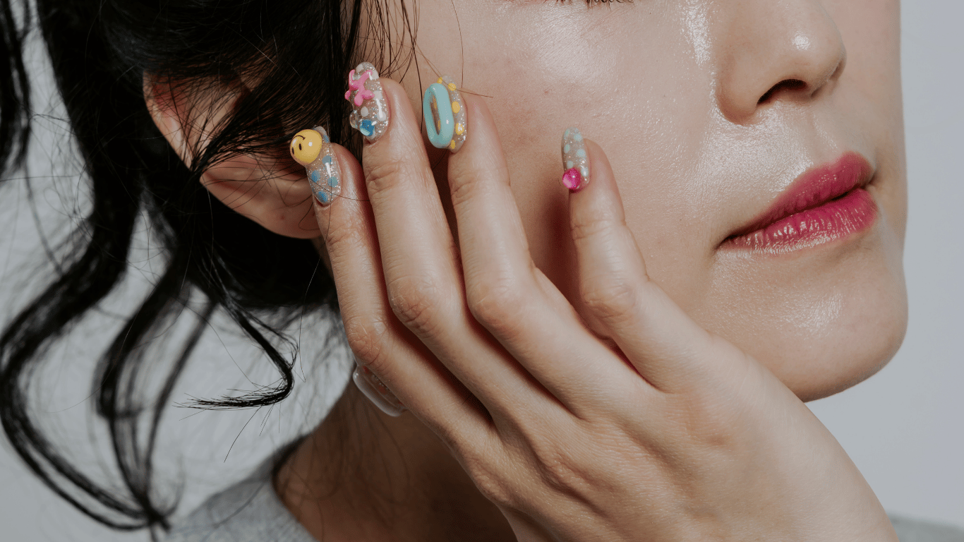 The Nail Room Service (1)